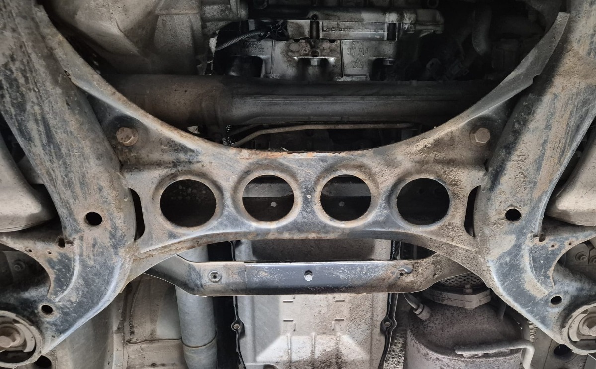 Volkswagen Touareg 7P variklio apsauga 2010-2018 - Image 6